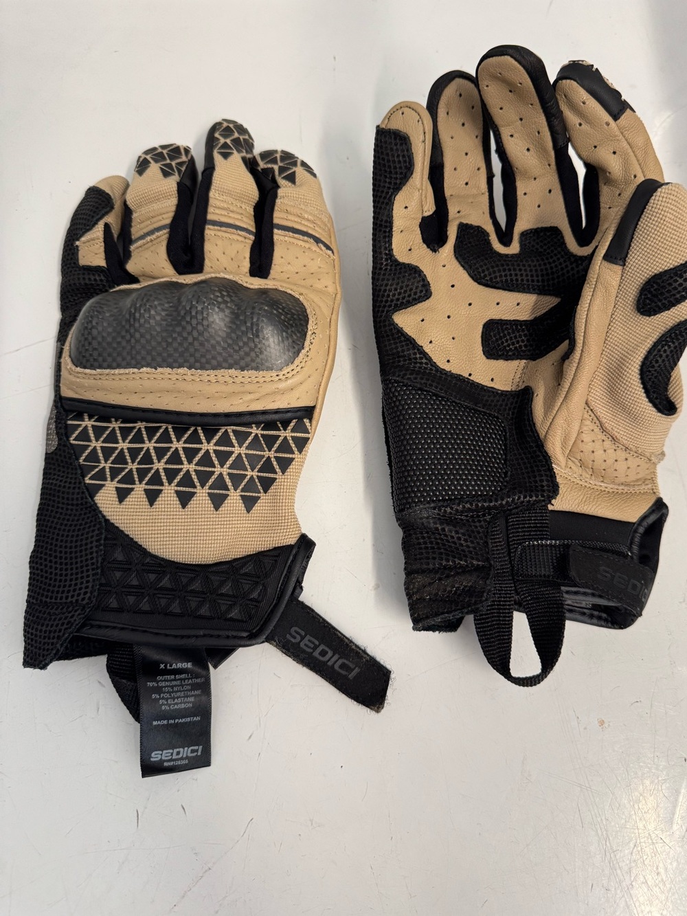 Sedici Tactical Riding Gloves in Beige & Black